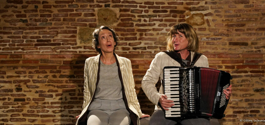 Anne Bourgès et Emilie Cadiou incarnent les personnages de Matin brun